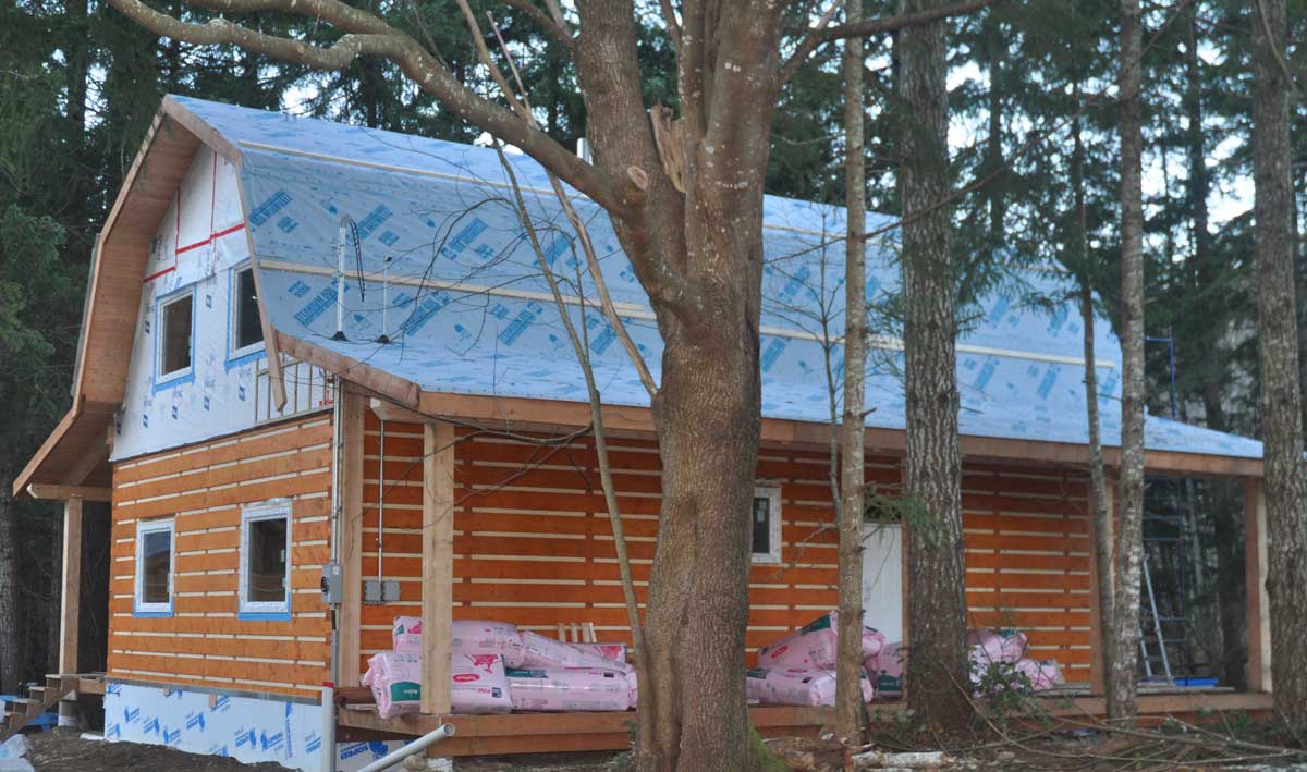 Barn Gambrel Style Ecolog On Vancouver Island